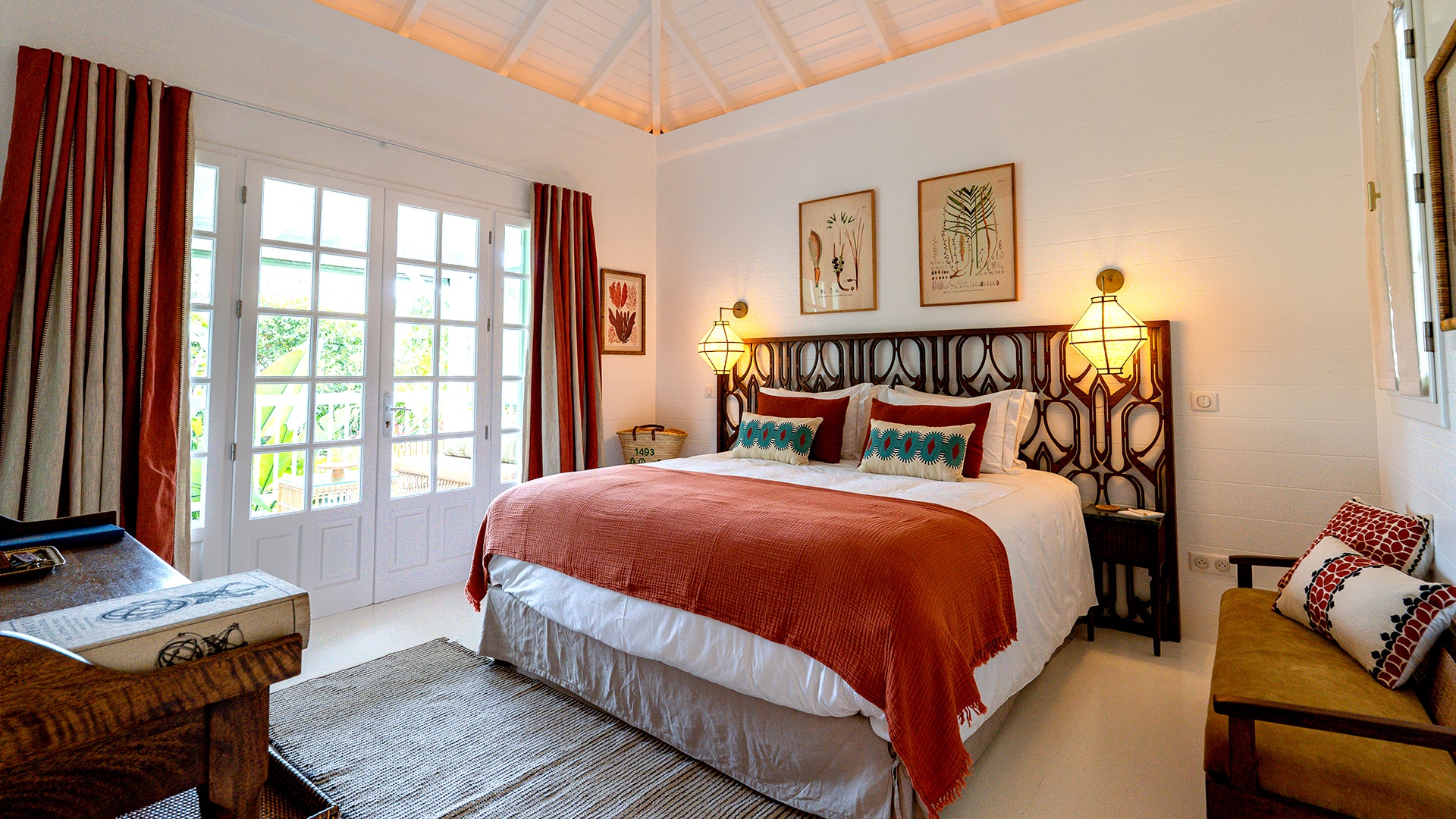 Accueil - 1493 Lodges St Barts Lodge Pinta is a beautifully appointed 40m² accommodation that offers a perfect sanctuary for guests looking to escape the hustle and bustle of everyday life.